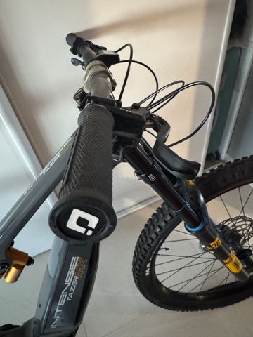 Intense TAZER S 2023 2023 Mountainbike de segunda mano, Gris claro — imagen 31 de 73