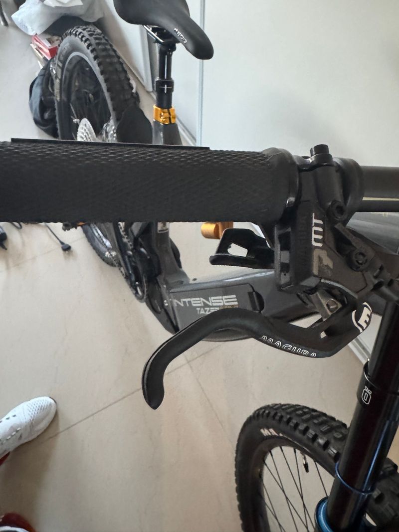 Intense TAZER S 2023 2023 Mountainbike de segunda mano, Gris claro — imagen 32 de 73
