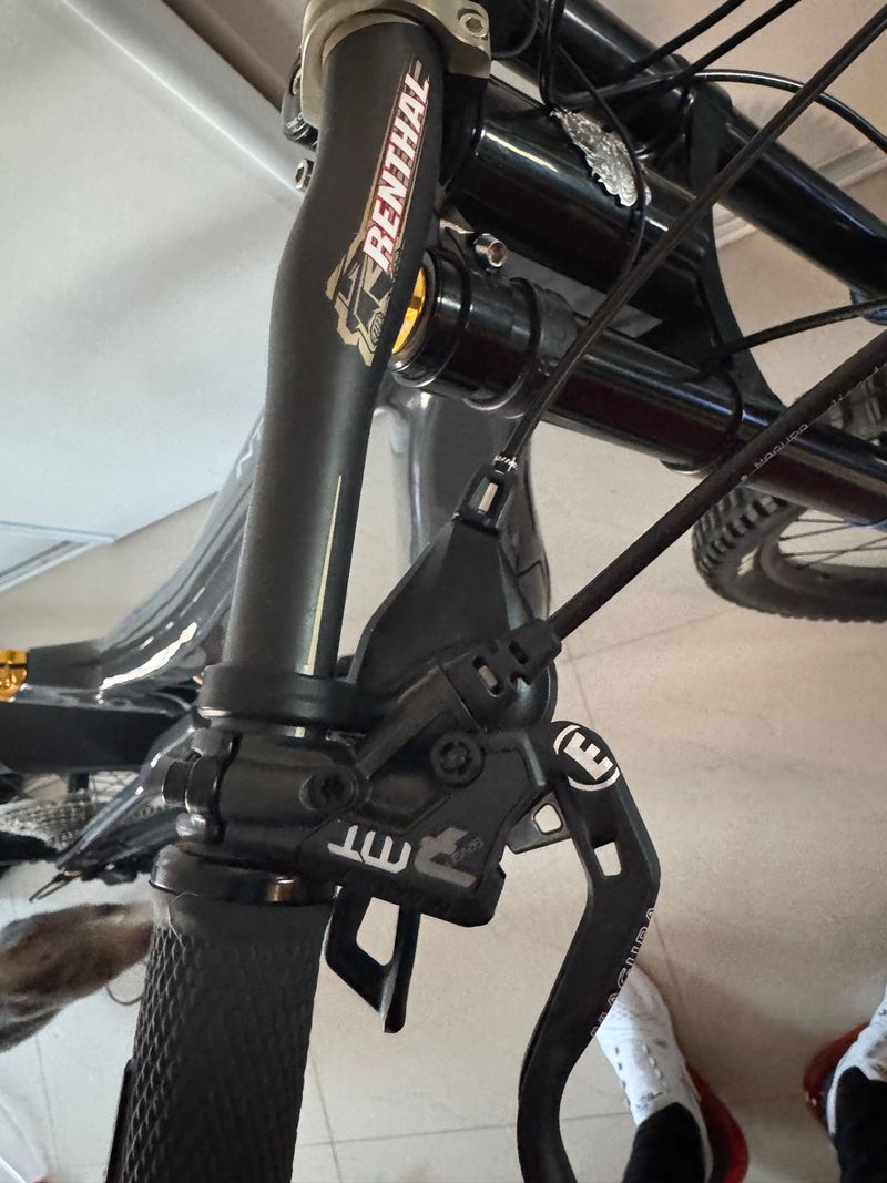 Intense TAZER S 2023 2023 Mountainbike de segunda mano, Gris claro — imagen 36 de 73