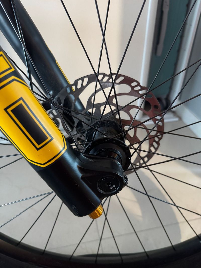 Intense TAZER S 2023 2023 Mountainbike de segunda mano, Gris claro — imagen 34 de 73
