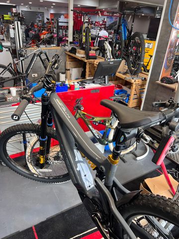 Intense TAZER S 2023 2023 Mountainbike de segunda mano, Gris claro — imagen 4 de 73