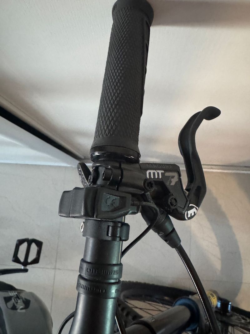 Intense TAZER S 2023 2023 Mountainbike de segunda mano, Gris claro — imagen 28 de 73