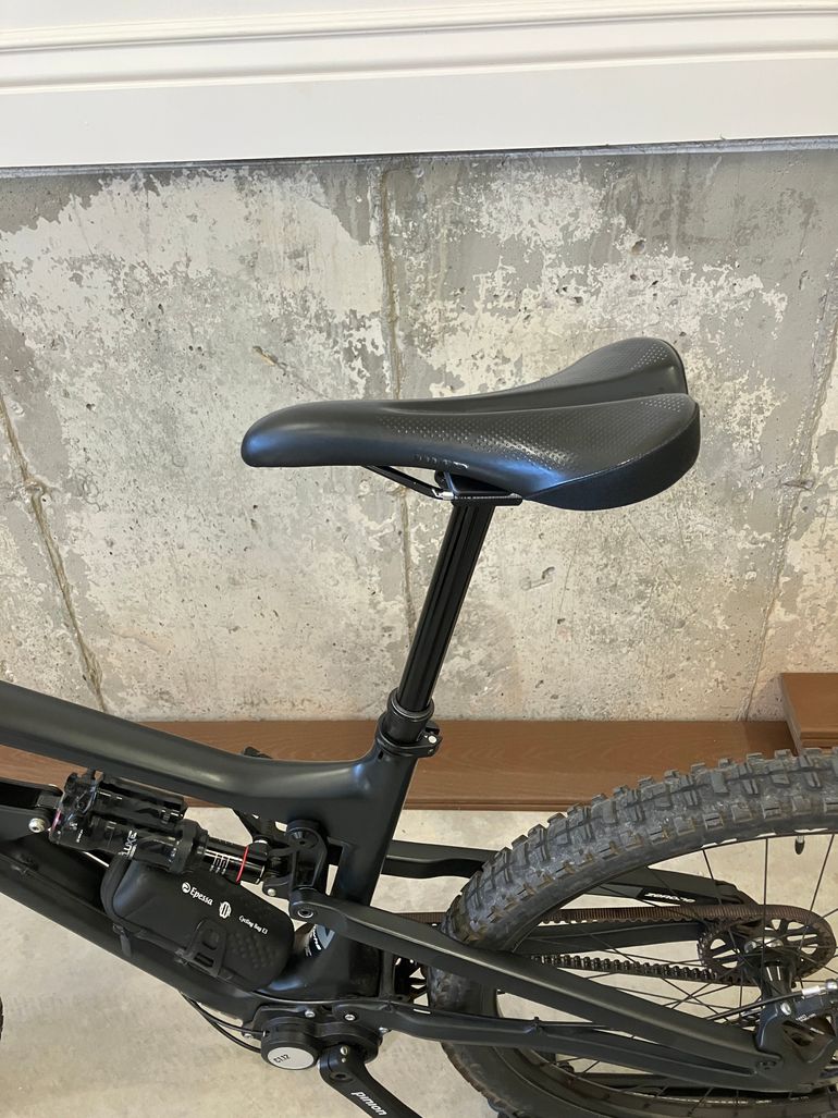 Used Zerode Taniwha Pinion C-Line Gearbox 2021 Mountainbike, Light Gray — image 9 of 12
