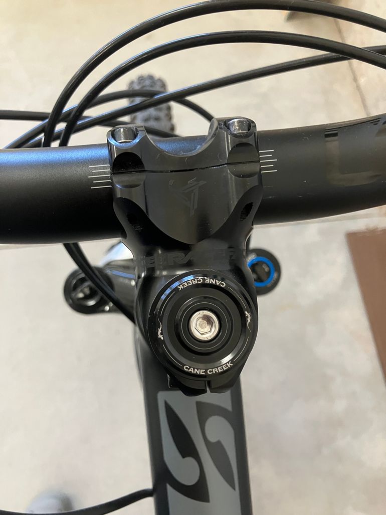 Used Zerode Taniwha Pinion C-Line Gearbox 2021 Mountainbike, Light Gray — image 12 of 12