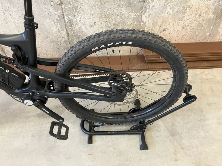 Used Zerode Taniwha Pinion C-Line Gearbox 2021 Mountainbike, Light Gray — image 11 of 12