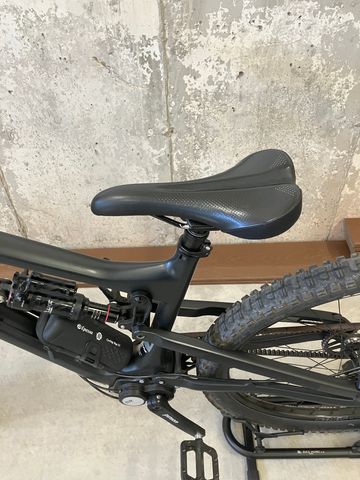 Used Zerode Taniwha Pinion C-Line Gearbox 2021 Mountainbike, Light Gray — image 10 of 12