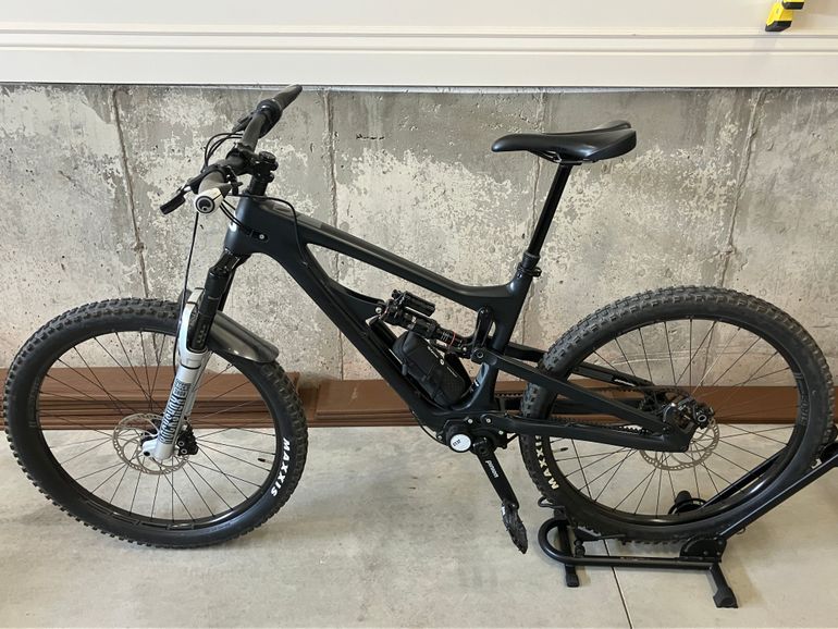 Used Zerode Taniwha Pinion C-Line Gearbox 2021 Mountainbike, Light Gray — image 2 of 12