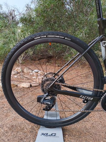 Used Factor Factor LS 2022 2022 Road & Gravel, Black — image 10 of 35