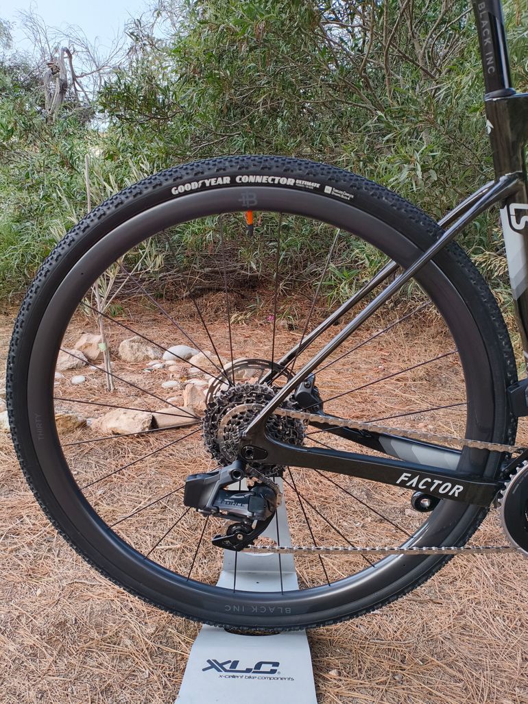 Used Factor Factor LS 2022 2022 Road & Gravel, Black — image 10 of 35