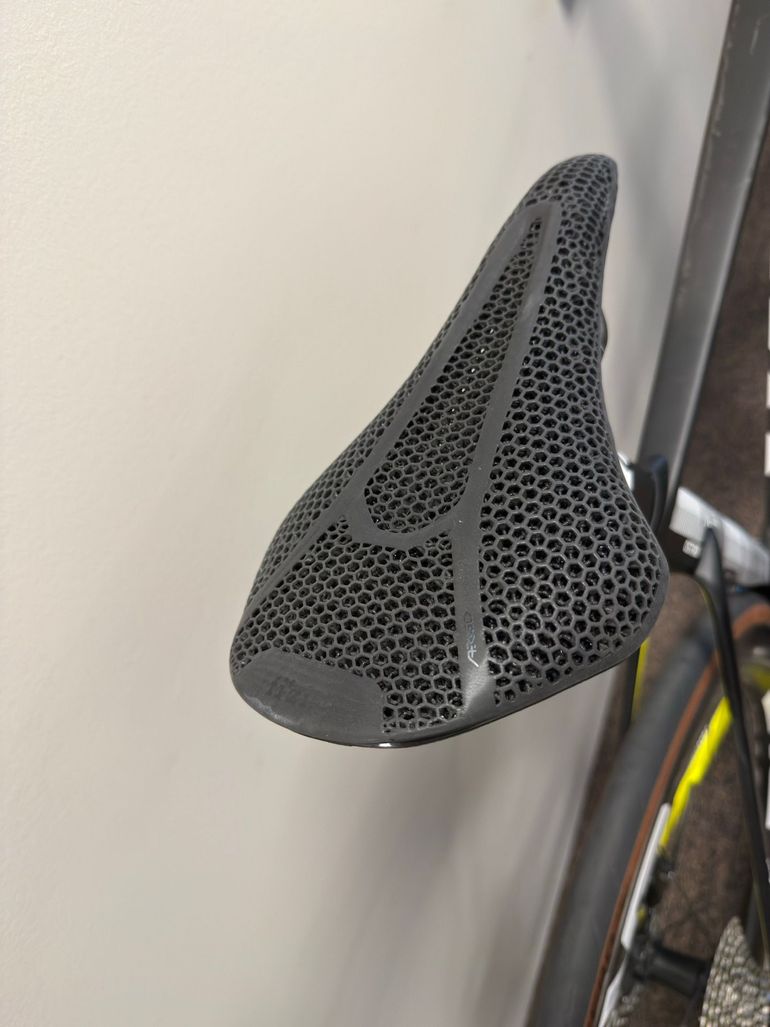 Used Factor Factor Ostro VAM 2025 Ultegra Di2 12s ENVE SES 4.5 Geometric 2025 Road & Gravel, Black — image 8 of 16