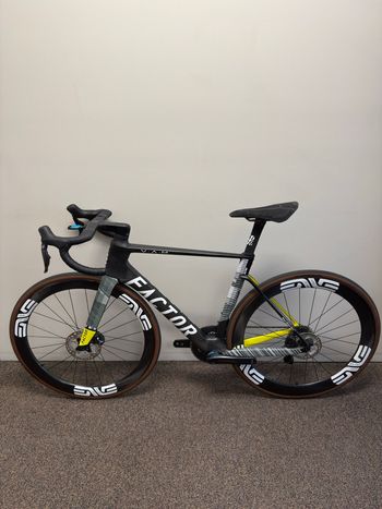 Used Factor Factor Ostro VAM 2025 Ultegra Di2 12s ENVE SES 4.5 Geometric 2025 Road & Gravel, Black — image 2 of 16