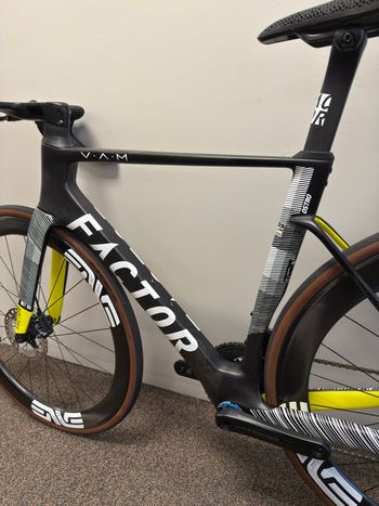 Used Factor Factor Ostro VAM 2025 Ultegra Di2 12s ENVE SES 4.5 Geometric 2025 Road & Gravel, Black — image 12 of 16
