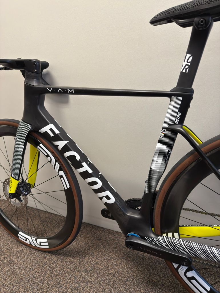 Used Factor Factor Ostro VAM 2025 Ultegra Di2 12s ENVE SES 4.5 Geometric 2025 Road & Gravel, Black — image 12 of 16