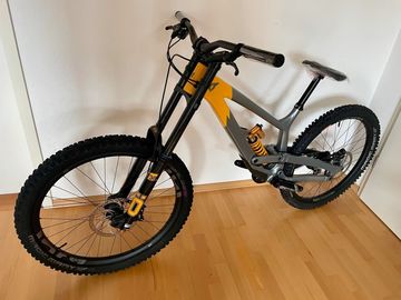 YT Industries Tues UNCAGED 11 27 custom + upgrades 2023 MTB usato
