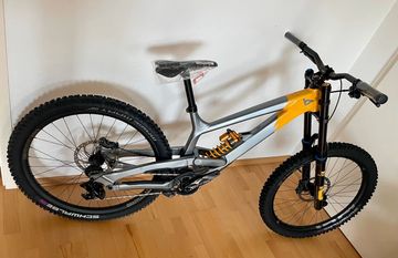 Used YT Industries Tues UNCAGED 11 27 custom + upgrades 2023 Mountainbike, Light Gray, 27.5 (650B) — image 3 of 12