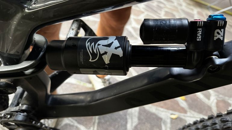 Canyon Torque CF 8.0 2020 2020 Mountainbike usato, Nero — immagine 4 di 6