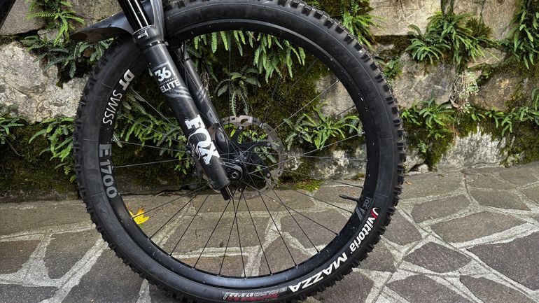 Canyon Torque CF 8.0 2020 2020 Mountainbike usato, Nero — immagine 3 di 6