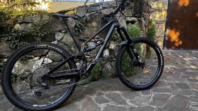 Canyon Torque CF 8.0 2020 2020 Mountainbike usato, Nero — immagine 6 di 6