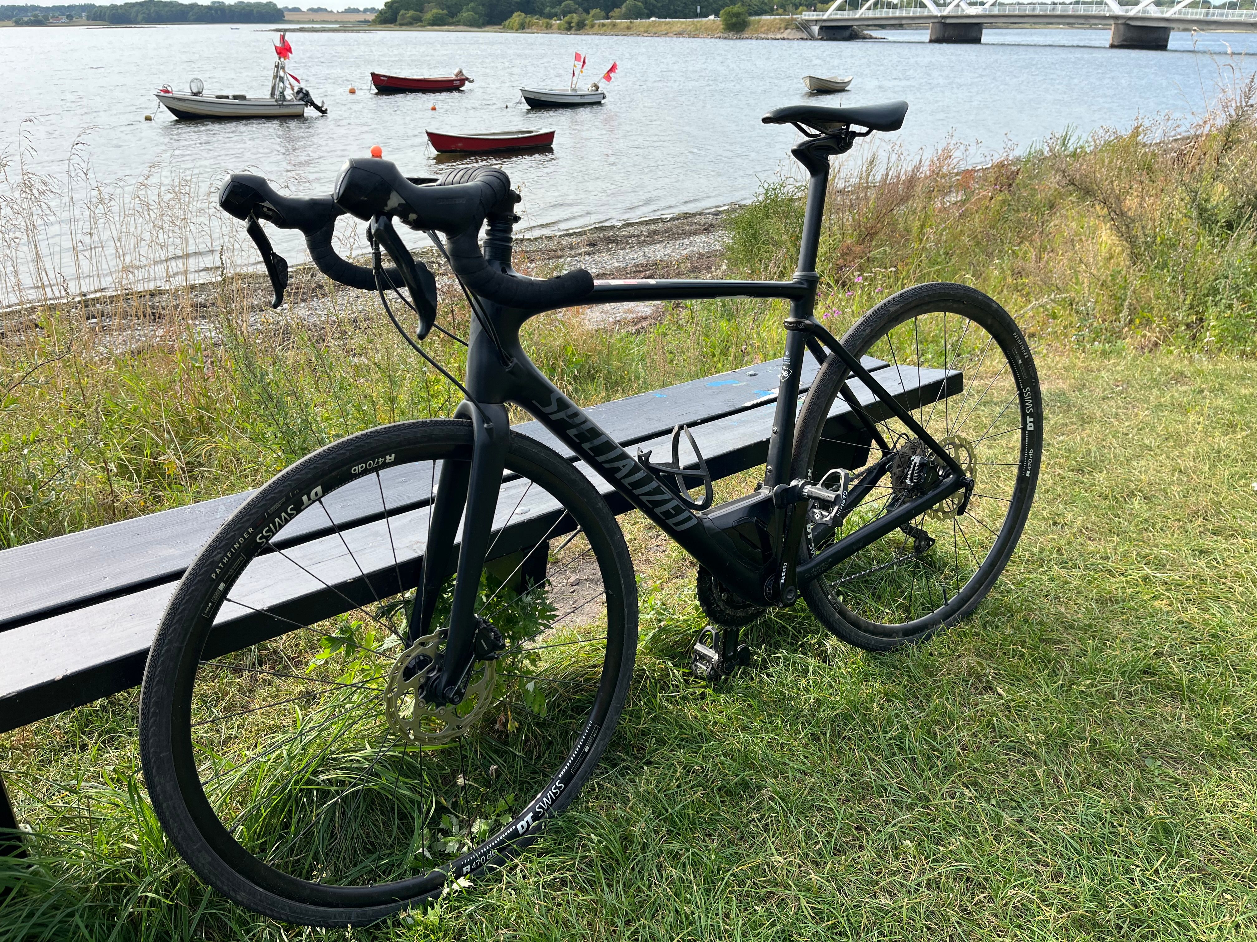 SPECIALIZED 2017 Roubaix Elite フルカーボン Review: Specialized