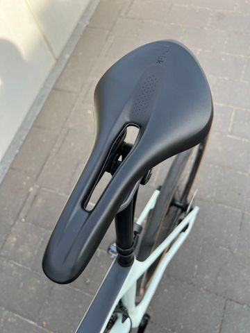 Brugt Canyon Endurace CFR Di2 2024 2024 Road & Gravel — billede 9 af 16