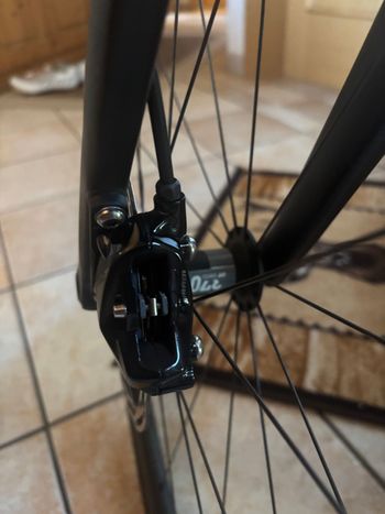 Used Specialized Tarmac SL7 Expert 2023 2023 Road & Gravel, Black — image 4 of 4