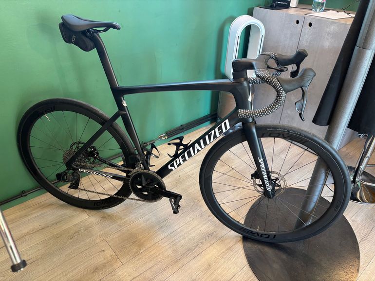 Used Specialized Tarmac SL7 Expert 2023 2023 Road & Gravel, Black — image 1 of 4