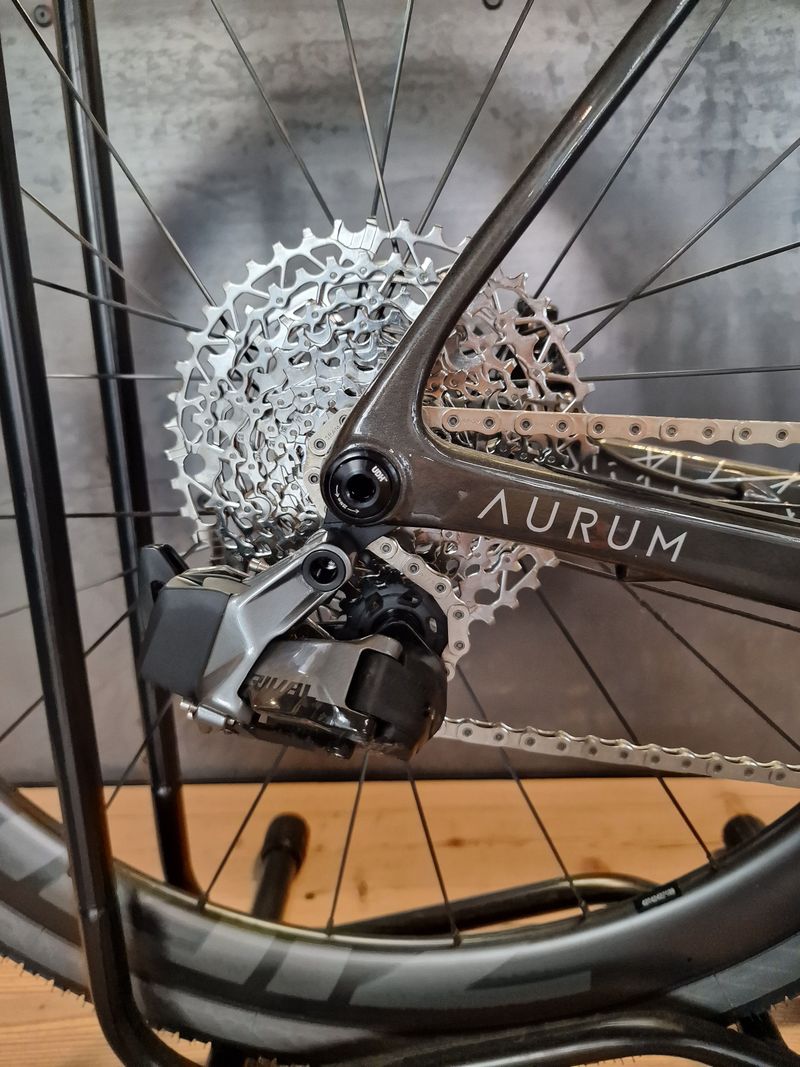 Aurum Manto 2025 2025 Road & Gravel usato, Grigio chiaro — immagine 2 di 8