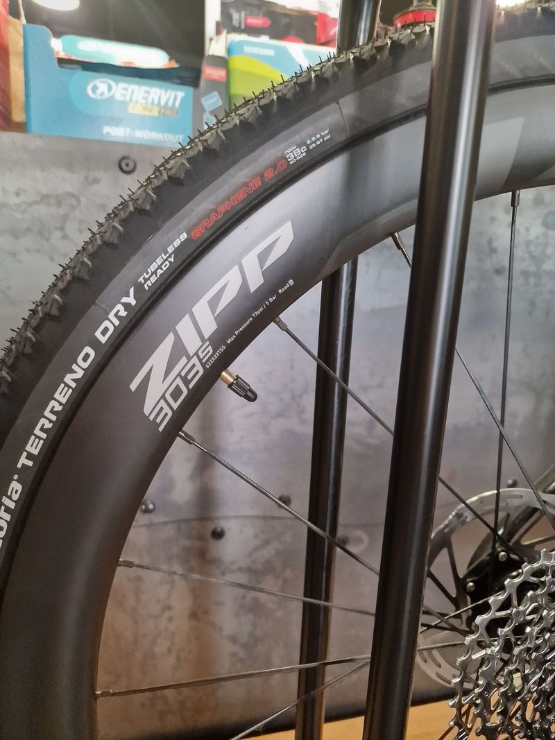 Aurum Manto 2025 2025 Road & Gravel usato, Grigio chiaro — immagine 7 di 8