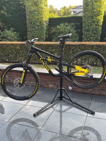 Tweedehands Canyon Torque 27.5 AL 5 2022 2022 Mountainbike — afbeelding 1 van 10