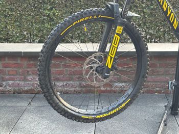 Canyon Torque 27.5 AL 5 2022 2022 Mountainbike usato, Nero — immagine 7 di 10