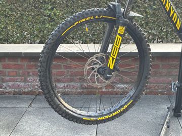Tweedehands Canyon Torque 27.5 AL 5 2022 2022 Mountainbike — afbeelding 7 van 10