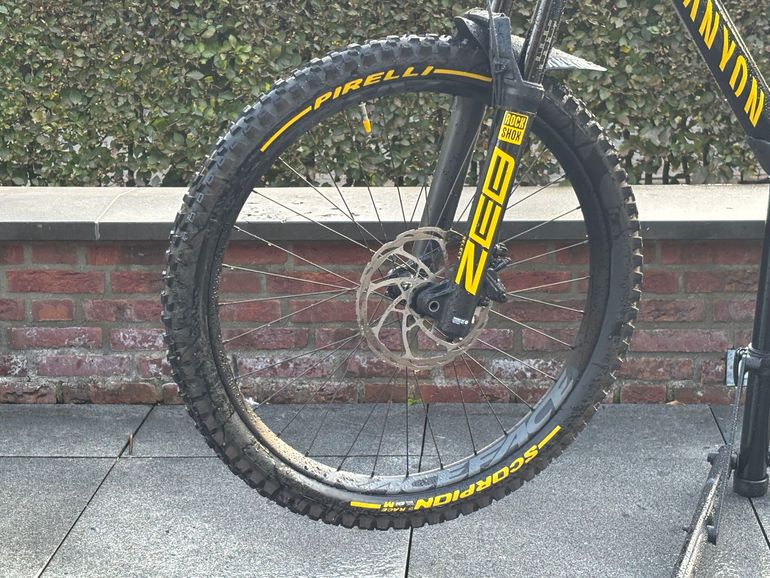 Canyon Torque 27.5 AL 5 2022 2022 Mountainbike usato, Nero — immagine 7 di 10