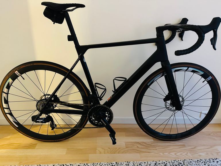 Canyon Ultimate CF SLX 8 Force AXS 2023 2023 Road & Gravel d'occasion — image 7 sur 7