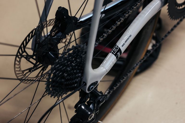 Used Basso Diamante SV Campagnolo Chorus 12s Disc 2023 2023 Road & Gravel, Hellgrau — image 6 of 8