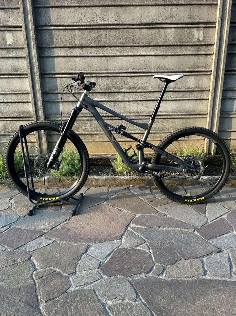 Used Specialized Status 160 2021 2021 Mountainbike, Light Gray, 29, 27.5 — image 2 of 16