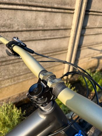 Used Specialized Status 160 2021 2021 Mountainbike, Light Gray, 29, 27.5 — image 5 of 16