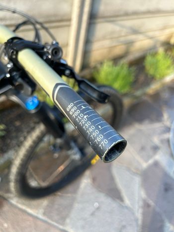 Used Specialized Status 160 2021 2021 Mountainbike, Light Gray, 29, 27.5 — image 10 of 16
