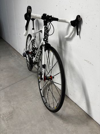 Used Giant TCR Advanced SL 2 2016 2016 Road & Gravel — image 2 of 4