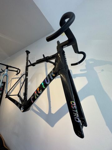 Used Factor Ostro Vam Frameset Frameset 2025 Road & Gravel, Black — image 2 of 4
