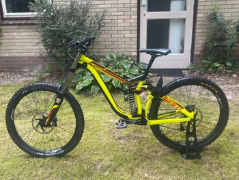 Used Giant Glory 27.5 2 2016 2016 Mountainbike, Black, 27.5 — image 1 of 13
