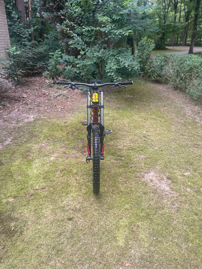Used Giant Glory 27.5 2 2016 2016 Mountainbike, Black, 27.5 — image 3 of 13
