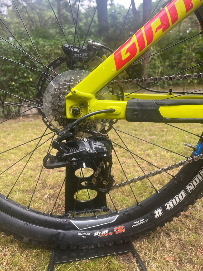 Used Giant Glory 27.5 2 2016 2016 Mountainbike, Black, 27.5 — image 4 of 13