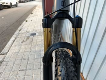 Used BMC Fourstroke 01 LTD 2024 2024 Mountainbike, Light Gray, 29 — image 7 of 8