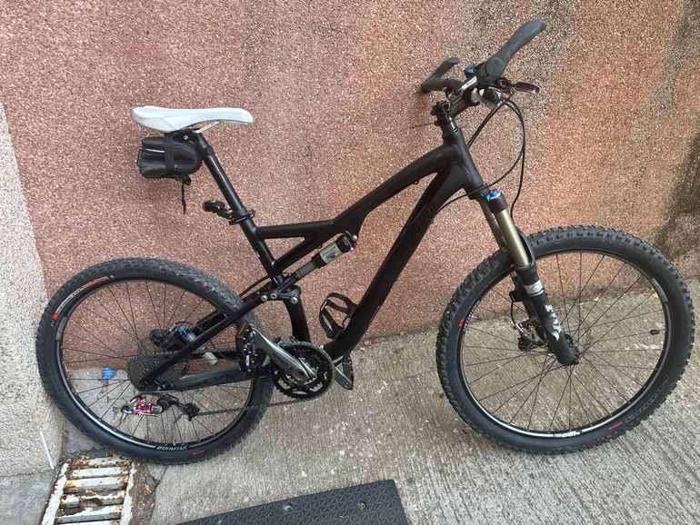 Used Specialized Stumpjumper FSR Expert 2010 2010 Mountainbike, Black, 26 — image 2 of 13