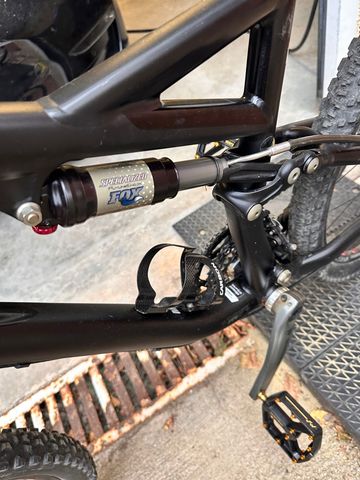 Used Specialized Stumpjumper FSR Expert 2010 2010 Mountainbike, Black, 26 — image 4 of 13