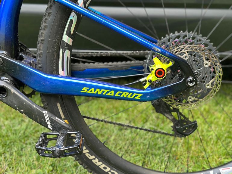 Used Santa Cruz BLUR XX1 AXS RSV / Carbon CC 2024 2024 Mountainbike — image 8 of 19