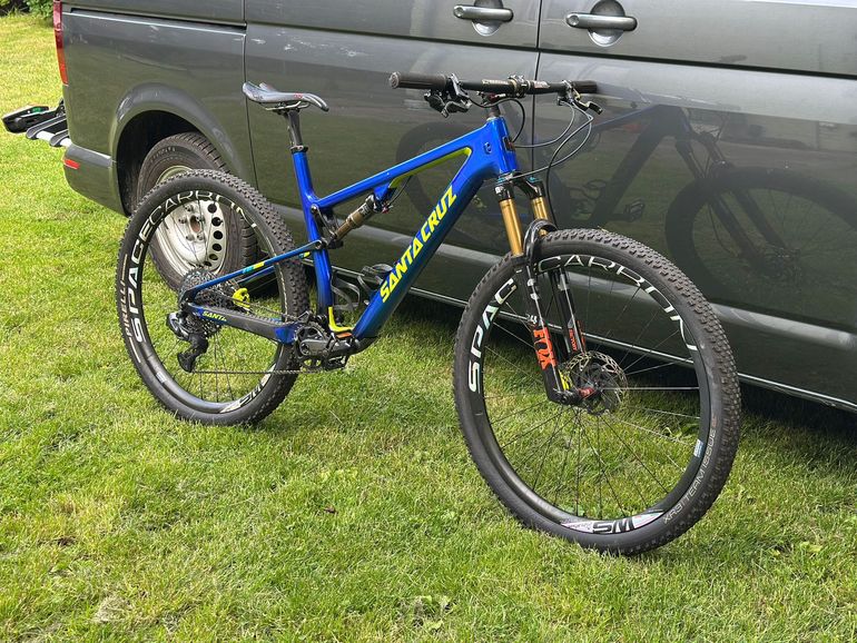 Used Santa Cruz BLUR XX1 AXS RSV / Carbon CC 2024 2024 Mountainbike — image 4 of 19