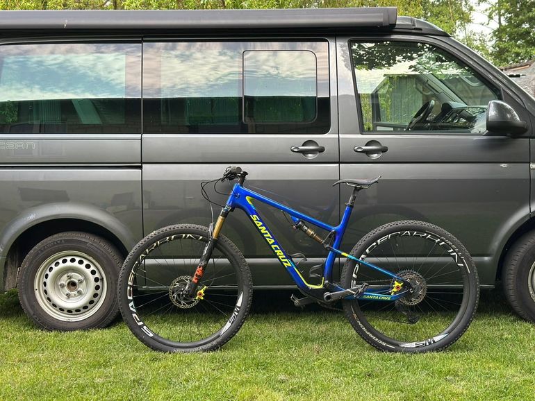 Used Santa Cruz BLUR XX1 AXS RSV / Carbon CC 2024 2024 Mountainbike — image 1 of 19