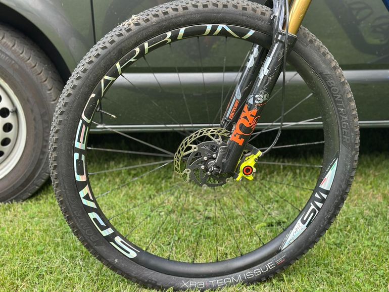 Used Santa Cruz BLUR XX1 AXS RSV / Carbon CC 2024 2024 Mountainbike — image 7 of 19