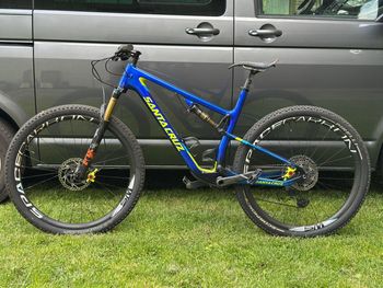 Used Santa Cruz BLUR XX1 AXS RSV / Carbon CC 2024 2024 Mountainbike — image 2 of 19